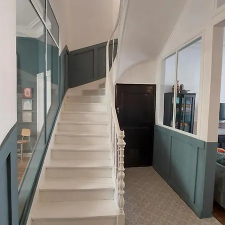 Gem With Garage For Motorsport Fans לה מאנש