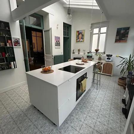 Gem With Garage For Motorsport Fans * לה מאנש