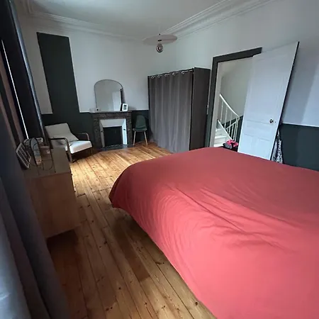 Gem With Garage For Motorsport Fans לה מאנש