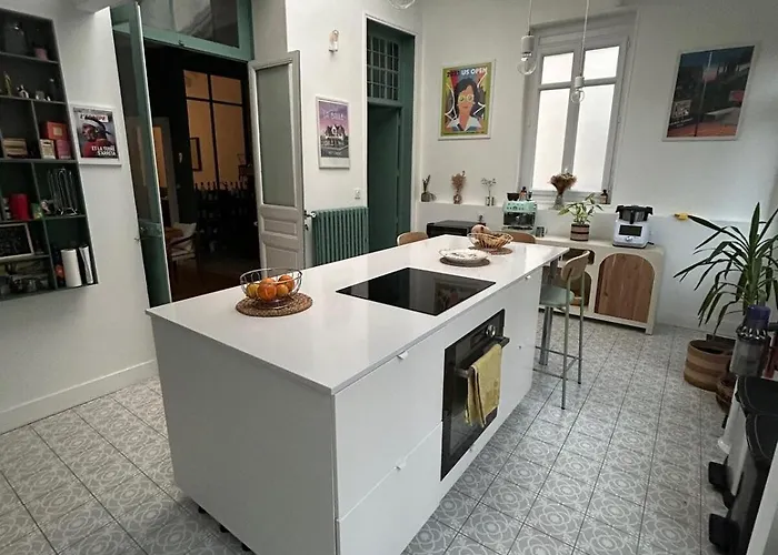 Gem With Garage For Motorsport Fans * Le Mans