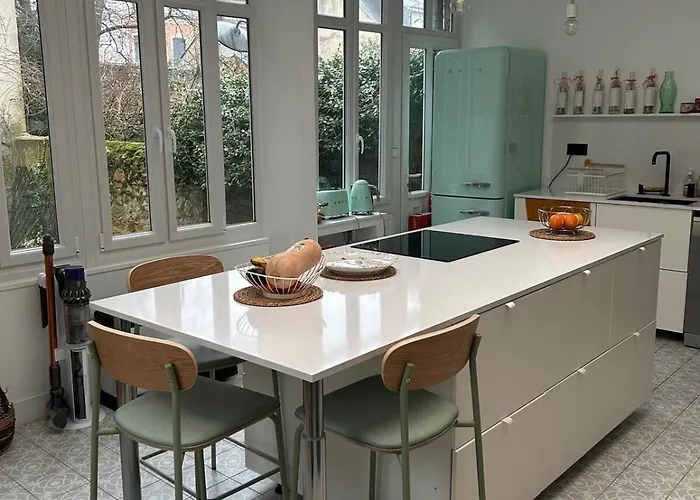 Gem With Garage For Motorsport Fans Villa *