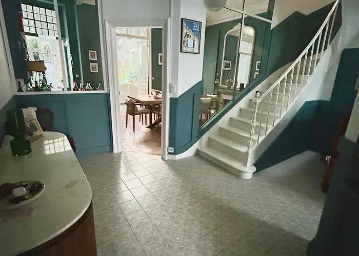 Gem With Garage For Motorsport Fans *